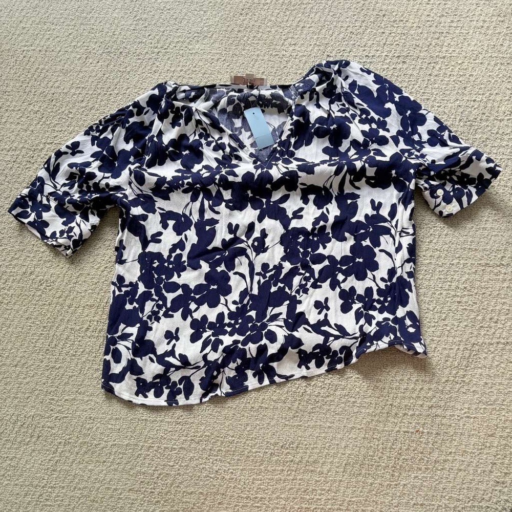 Loft Womens Top Blue Rayon V Neck Floral Blouse Size Medium